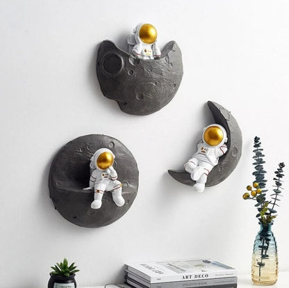 Dwelliy Nordic astronaut wall hanging