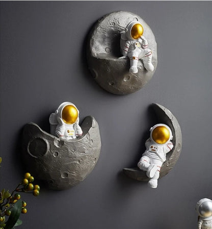 Dwelliy Nordic astronaut wall hanging