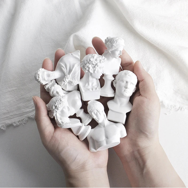 Dwelliy Mini Plaster Sketch Resin Statue